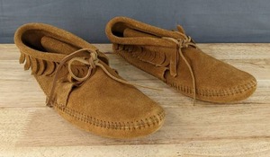 lot 126M image: New Minnetonka Fringe Moccasin Boots Mens Size 10 Brown N