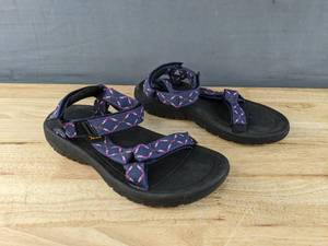 lot 339 image: Womens Teva XLT2  Sandals Size 8 Diamond Mood Indigo L