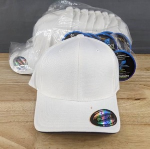 lot 226A image: 24 Brand New Yupoong Flexfit White with Navy Hats LXL A