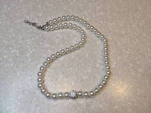lot 406 image: New White Imitation Pearl Necklace P
