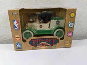 lot 21D image: 1994 NBA Collection Minnesota Timberwolves Tip-Off Die Cast Metal Bank Model T Truck C
