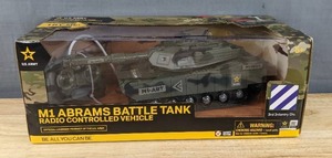 lot 355 image: Brand New U.S. Army M1 Abrams Battle Tank Radio Controlled Vehicle Remote Controlled Tank B