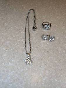lot 432 image: New Alloy Pendant Necklace Earrings Ring Silvery Ring Size Unknown P