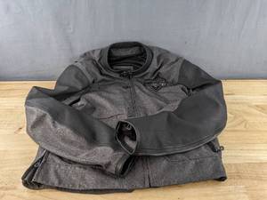 lot 23 image: Victory Padded Motorcycle Jacket in Gray & Black, Mens Size Large N