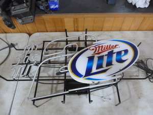 lot 8 image: Miller Lite Neon  Sign