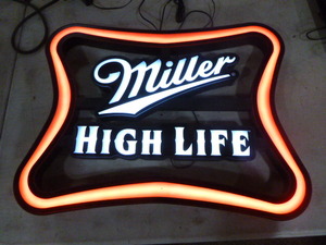 lot 17 image: Miller High Life Light Up Sign
