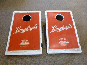lot 62 image: Baggo Leinenkugelss Bean Bag Toss (Cornhole Game)