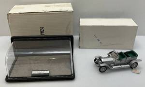 lot 12 image: Franklin Mint (1907 Rolls Royce The Silver Ghost) Miniature Die Cast In Original Box & Display Case In Original Box
