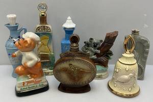 lot 57 image: Misc. Decorative Collectible Decanters (EMPTY)