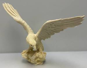 lot 77 image: Large Resin Eagle Sculpture 22 L x 17H x 13 W