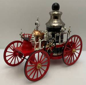 lot 130 image: Vintage Collectible BEAM 1867 Steam Pumper & Mississippi Fire Engine Decanters (EMPTY)