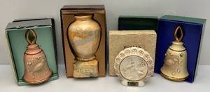 lot 135 image: Misc Collectible Executive Decanters (EMPTY)