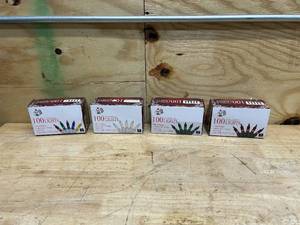 lot 140 image: SANTAS FOREST Lot of 4 boxes of- Ultra Bright Lights (100 lights per box)