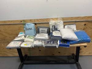 lot 181 image: Lot of Various Bedding