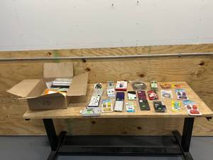lot 182 image: Lot of Various Electronics Related Items