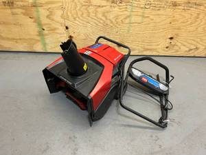 lot 188 image: TORO 21 Inch Power Clear e21 60V Snow Blower (Tool Only)