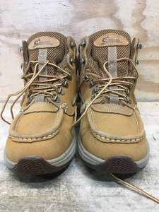 lot 20 image: Tan Hiking Boots Size 10