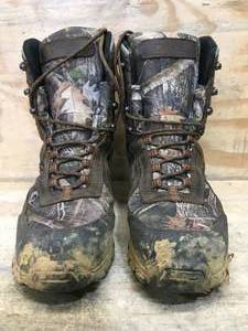 lot 199 image: Cabelas Mens Axis Hunting Boots Size 11W