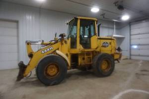 2000 John Deere 444H Wheel Loader With Bucket