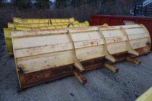 Snow Wolf 14 Wheel Loader Snow Pusher