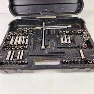lot 6 image: Partial Set Of Craftsmen Socket Set Good Condition With Case Made In The USA