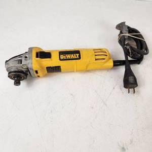 lot 12 image: Dewalt DWE4011 Angle Grinder PARTS AND REPAIR ONLY