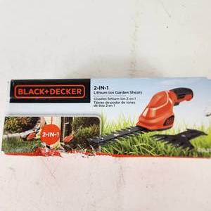 lot 26 image: New BlackDecker 2-IN-1 Lithium Ion Garden Shears GSL35