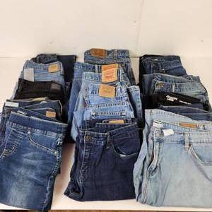 lot 66 image: RESELLERS Lot Of Fifteen Levis Jeans Mens And Womens Great Condition
