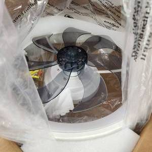 lot 85 image: Indoor Flush Mount Ceiling Fan White 20 Y1095 New Open Box