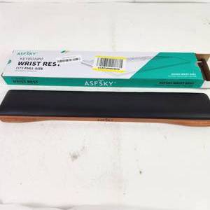 lot 86 image: New Asfsky Wrist Rest Wood Base