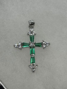 18KWGP Green Zirconia Cross Pendant