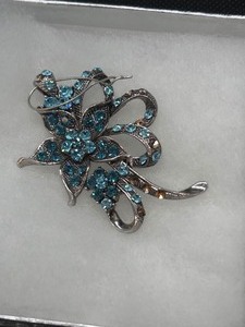 Vintage Blue Rhinestone Flower Pendant