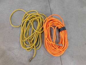 lot 26 image: 2 - Air Hoses
