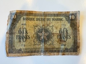LARGE LOT OF FORGEIN PAPER CURRENCY
