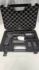 lot 19 image: Walther Model PDP