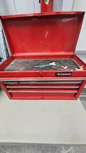 lot 45 image: Huskey Tool Box