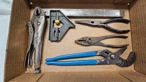 lot 103 image: Assorted Pliers and tools