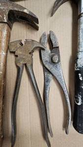 lot 124 image: HammersFencing Pliers