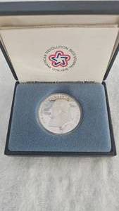 lot 91 image: 1976 Bicentennial Commemorative Medal