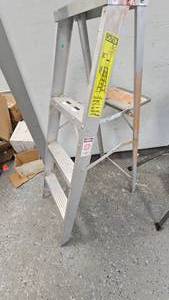 lot 147 image: 4 Step Ladder