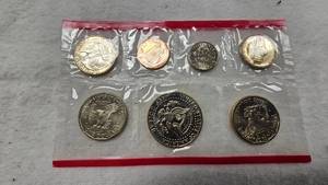 lot 165 image: 1980 Proof Set Coins