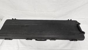 lot 206 image: Hard Double Gun Case