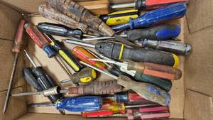 lot 259 image: Screwdriver Lot