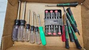 lot 261 image: Assorted Screwdrivers Lot