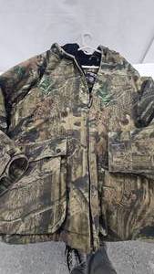 lot 71 image: 2XL Mossy Oak Break Up Camo Coat