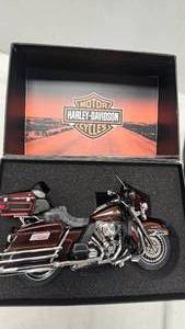 lot 341 image: Harley Davidson 112 scale Replica