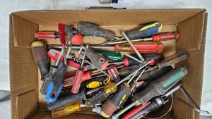 lot 370 image: Screwdriver Lot