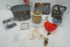 lot 22 image: Patriotic lot