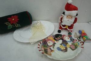 lot 31 image: Christmas lot