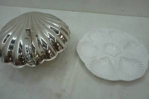 lot 37 image: Shell serving dishes